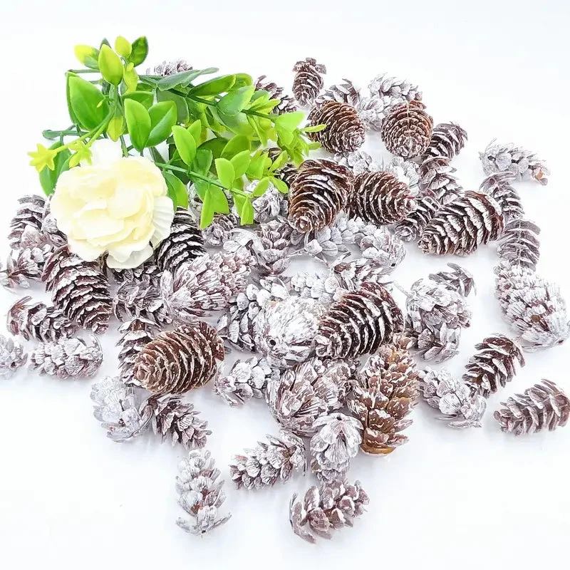 Pommes de pin décoratives pour Noël