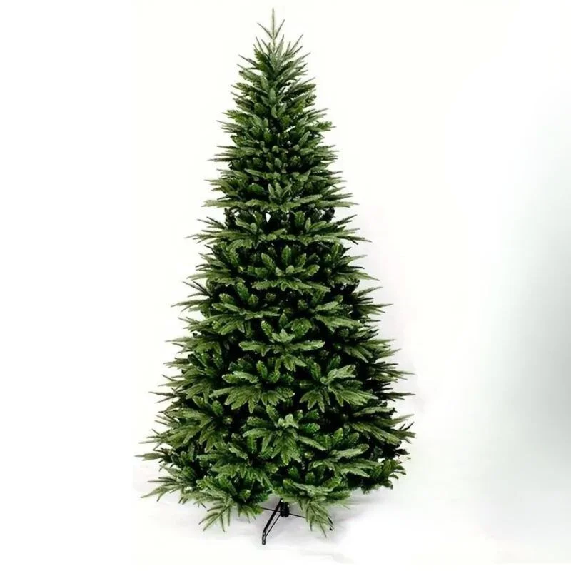 Sapin de Noël artificiel décoré avec guirlandes