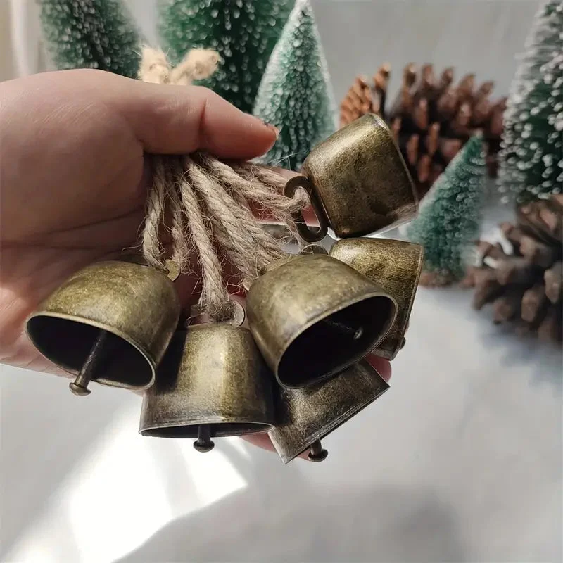 Cloche de Noël en Fonte