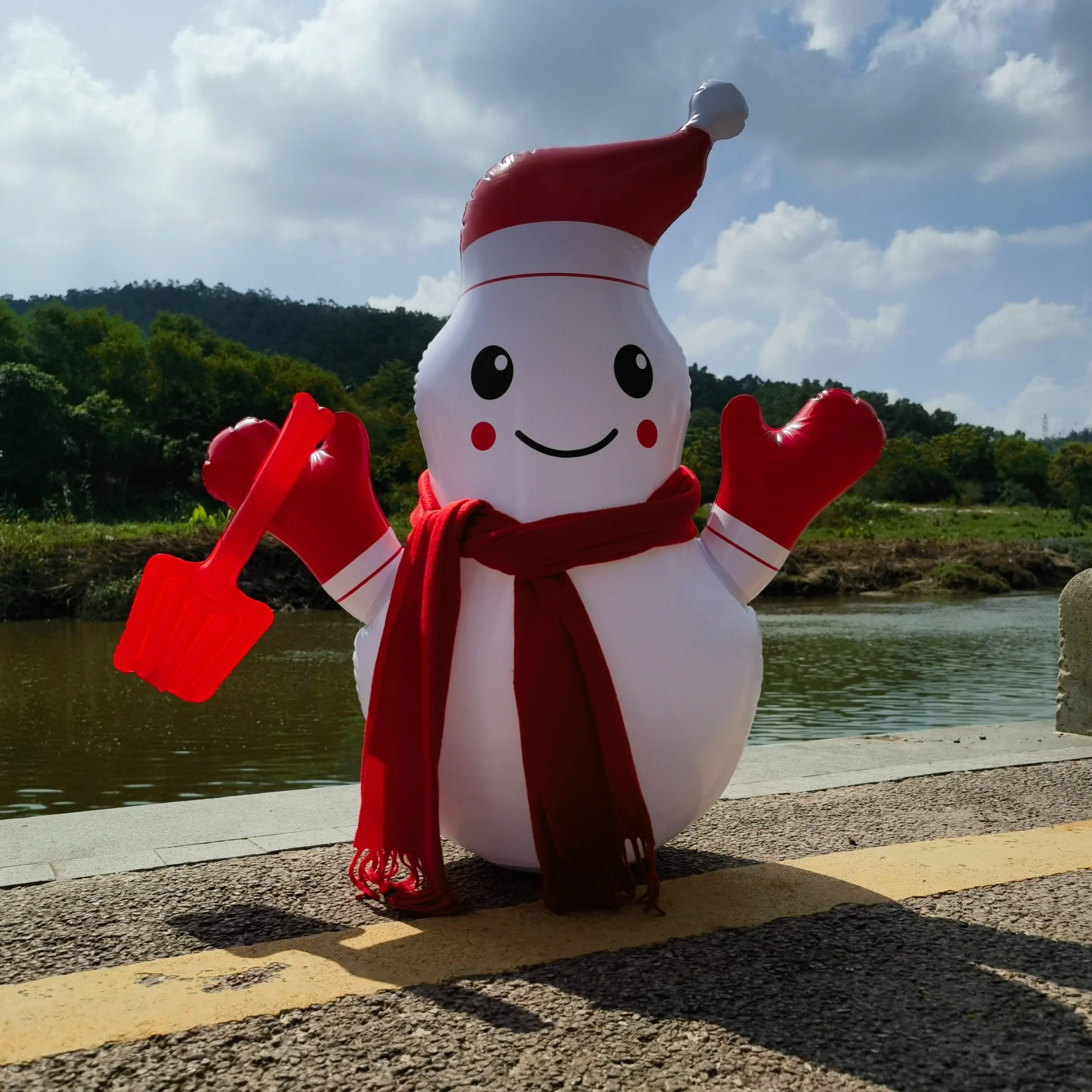 Père Noël et Bonhomme de Neige dans votre jardin