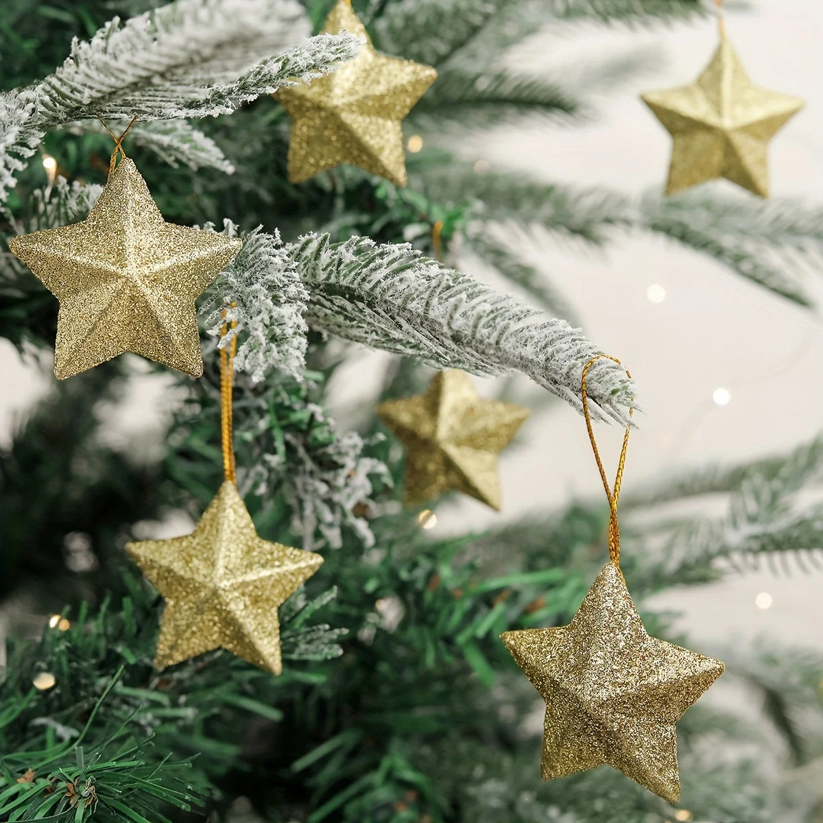 Étoiles scintillantes pour sapin